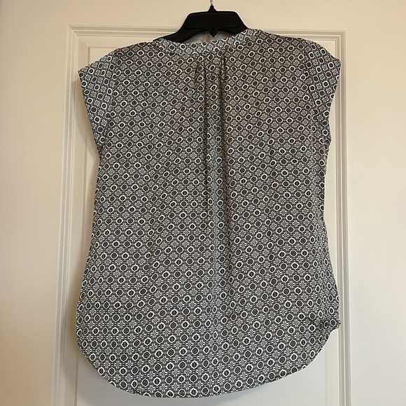 Liz Claiborne Petite Top - Picture 4 of 4